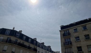 le ciel bleu reste voilé aujourd'hui, et ce n'est pas à cause de la météo