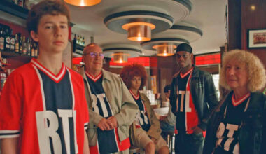 © PSG - Le PSG réédite son maillot de 1975.
