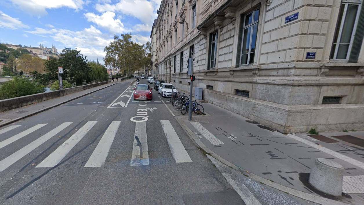 © Google maps - La vitesse sur le quai du Maréchal Joffre tout comme sur le quai Tilsitt à Lyon est limitée à 30 km/h.