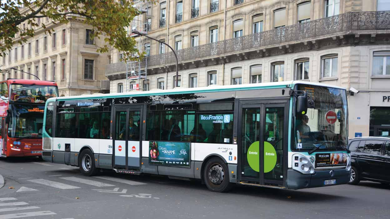 © Shutterstock - La troisième vague d’ouverture à la concurrence dans les transports d’Île-de-France rebat les cartes. Si la RATP limite les pertes, Keolis fait une percée remarquée.