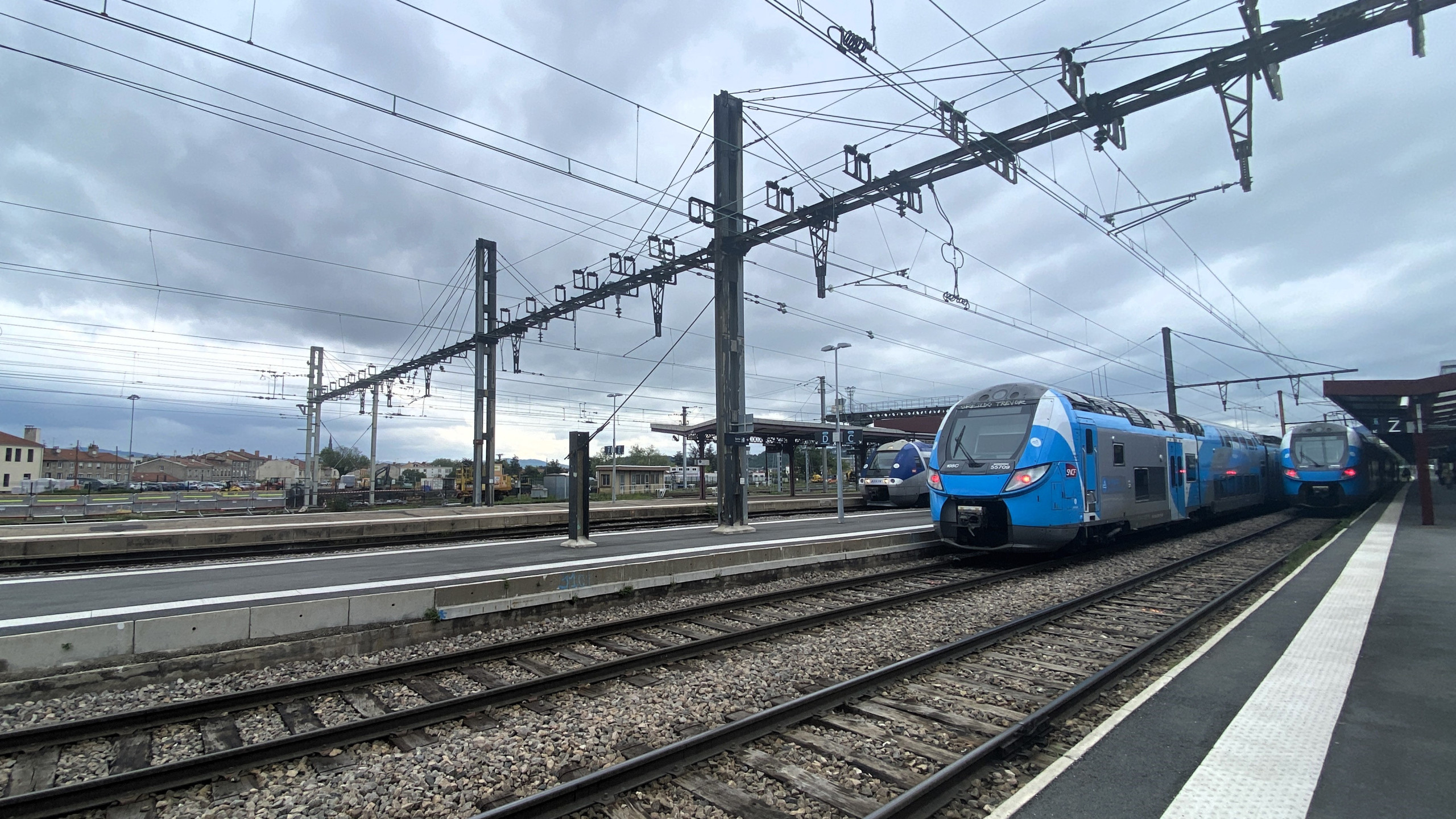 © Noémie Coquet - Emprunter le train entre Roanne et Saint-Etienne sera très compliqué dès 17h ce mercredi 25 juin en raison des violents orages annoncés.