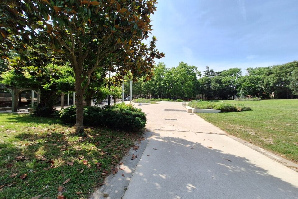 Une guinguette nichée dans le jardin Michelet.