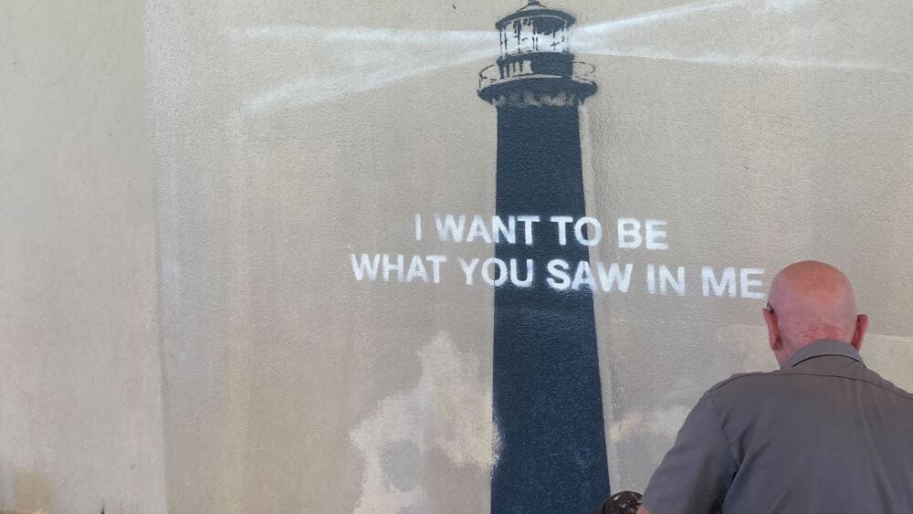 L’œuvre de Banksy dégradée, puis nettoyée.
