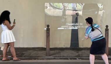 Le Banksy de Marseille à nouveau tagué et désormais protégé par un plexiglas