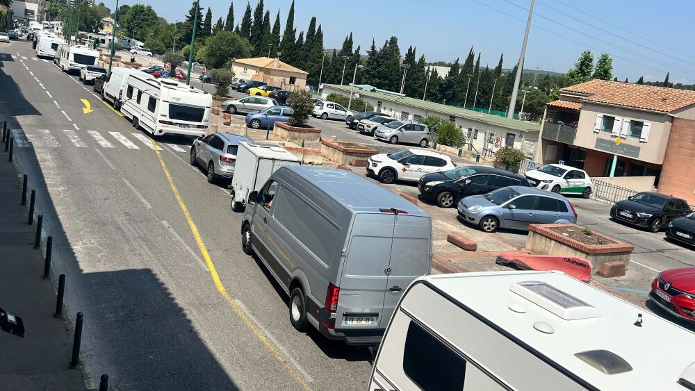 l'A50 saturée sur près de 6 km en direction d'Aubagne en raison de la présence de caravanes