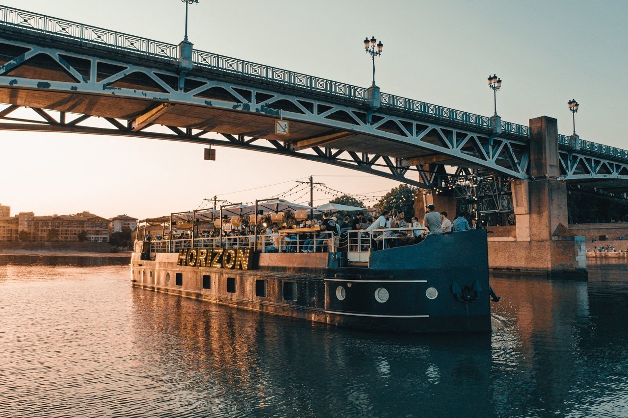 EXCLU. Star de l'été, la péniche Horizon reste finalement à Toulouse et promet du changement