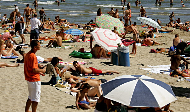 La plage de la Grande-Motte, en 2006. Photo Richard Mouillaud