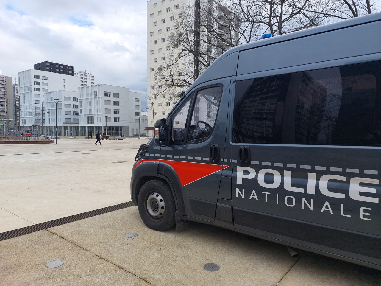 une base arrière découverte, six hommes de 20 à 33 ans condamnés
