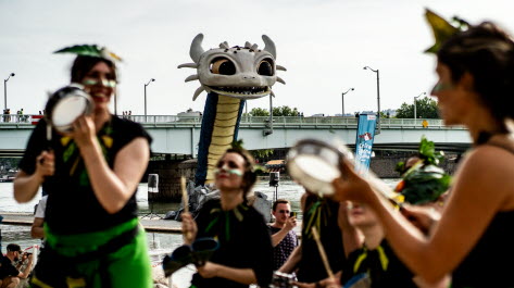 Le festival connaîtra plusieurs temps forts : la Mâchecroute, le pique-nique géant, l’ouverture du port Herriot ou encore les guinguettes sur les berges du Rhône.  Photo d’archives Nicolas Liponne 