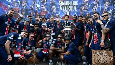 Les membres du PSG ont posé devant les affiches à leur effigie au Parc des Princes.  - AFP
