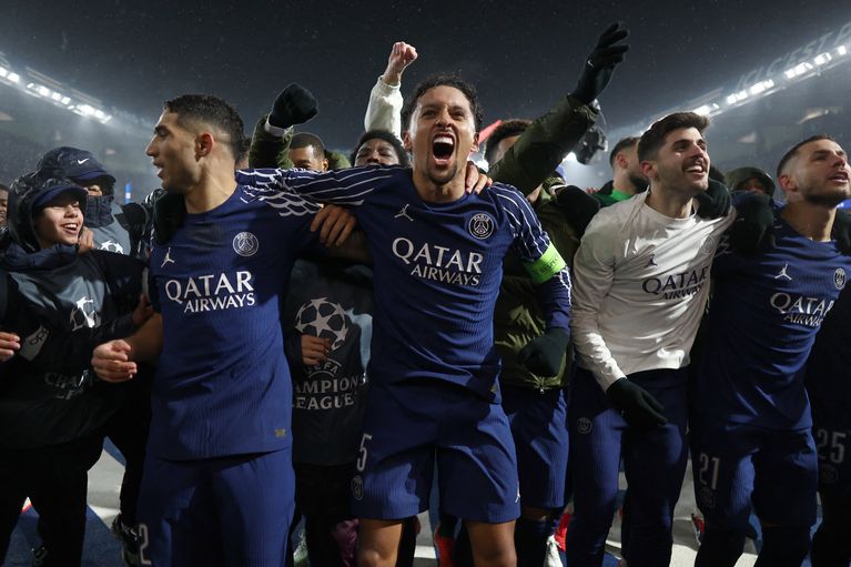 Les Parisiens savourent avec leur public leur victoire renversante contre Manchester City.  - Franck FIFE / AFP