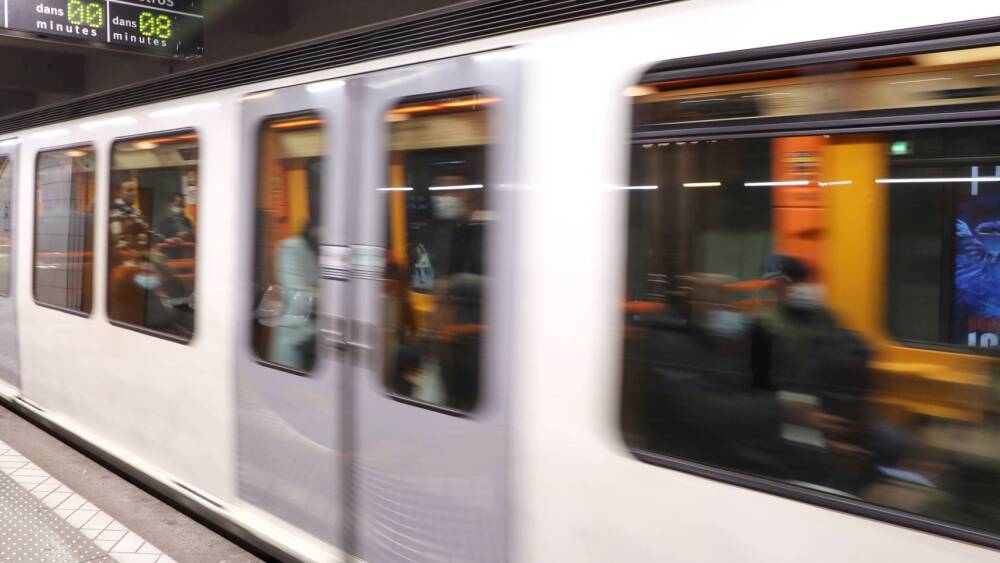 trois stations non desservies en raison d'un bagage abandonné