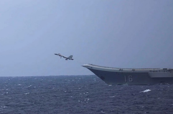 Pour la première fois, deux porte-avions chinois effectuent des manœuvres aux abords du Japon