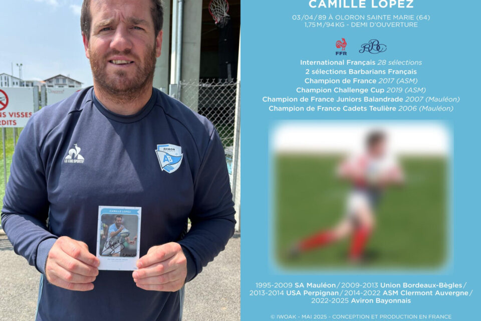 (à gauche) Les cartes dédicacées par Camille Lopez
(à droite) le verso des cartes de Camille Lopez.