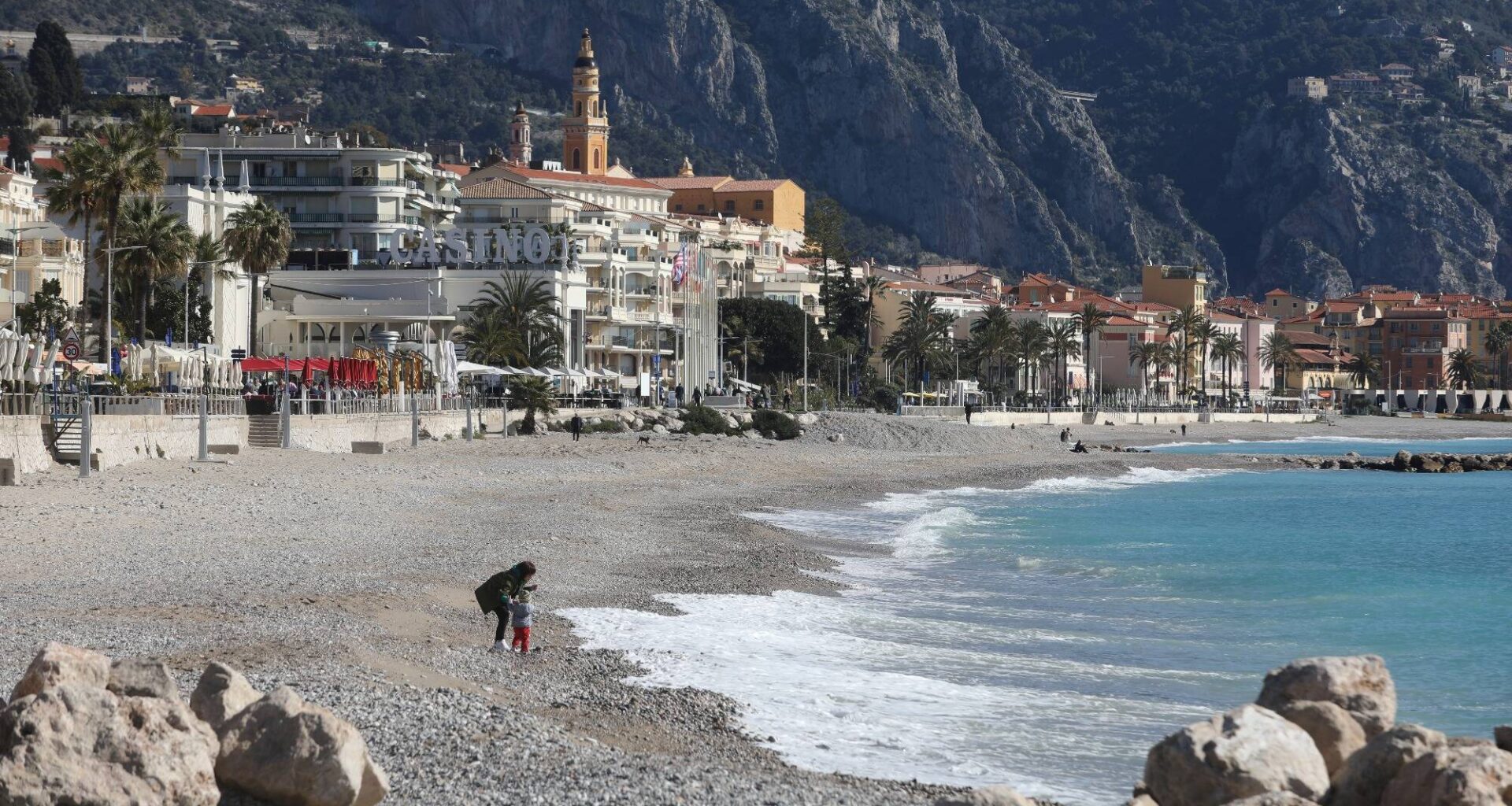 "Face à la montée du niveau de la mer, agir est un devoir": Christian Estrosi présente les enjeux du rassemblement des villes côtières, ce samedi à Nice