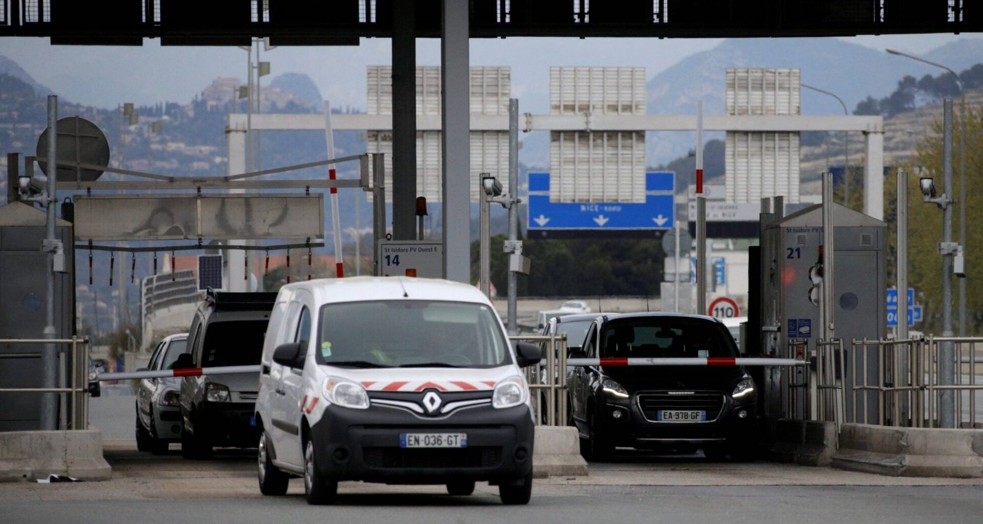 Christian Estrosi annonce la possible suppression du péage Saint-Isidore de l'autoroute A8 "d'ici deux ans"