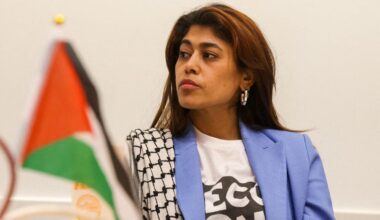 après avoir menacé Rima Hassan, deux agents immobiliers licenciés à Paris