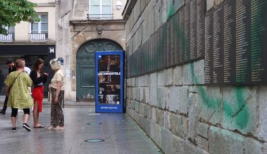 trois hommes incarcérés, des soupçons sur la Russie