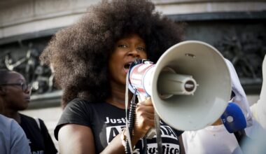 après une altercation, Assa Traoré est visée par une plainte pour violences aggravées