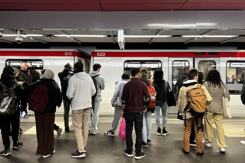Les lignes de métro A et et D sont perturbées ce mercredi soir à cause d'un colis suspect.
