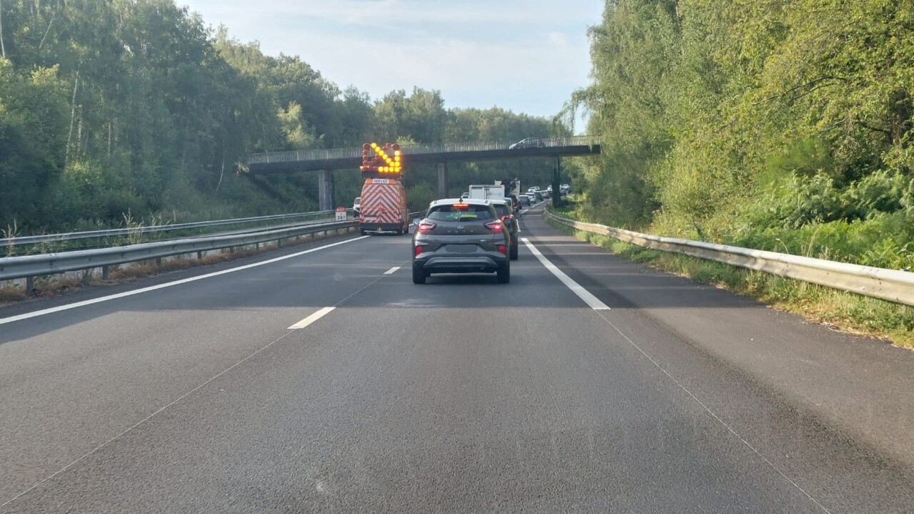 une voie neutralisée jusqu'à nouvel ordre, de gros bouchons attendus