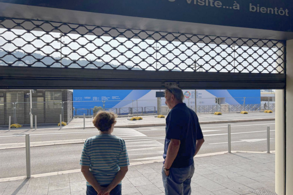 Les commerçants des puces de Nice se sentent abandonnés.