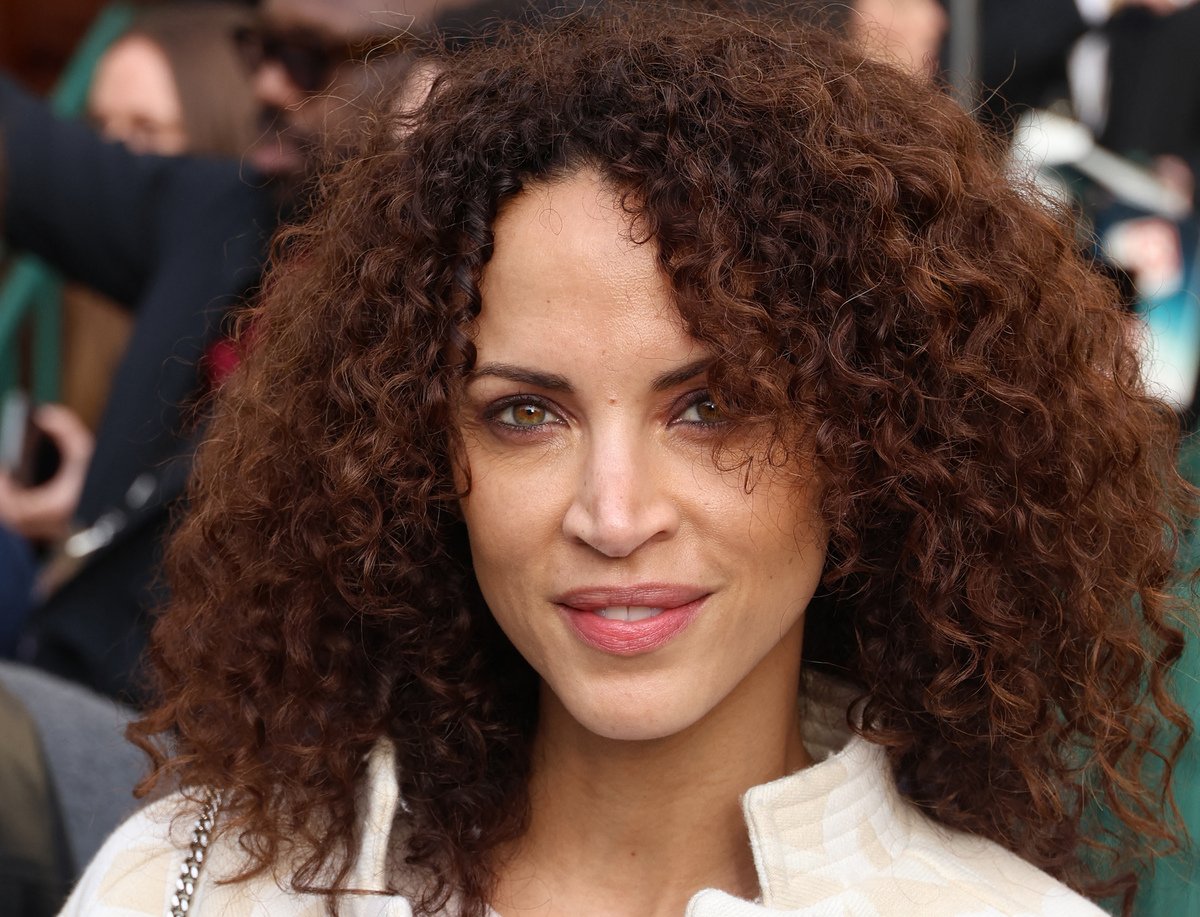 "Mes bouteilles de rosé" : alcoolique, Noémie Lenoir raconte sa descente aux enfers