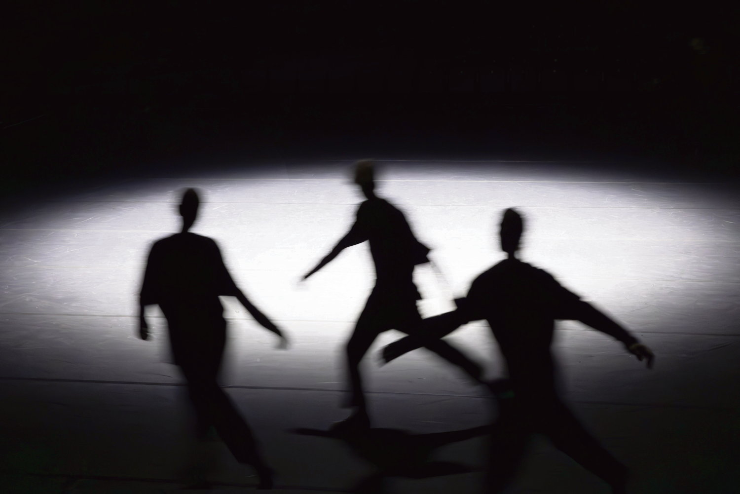 Des ombres de danseurs