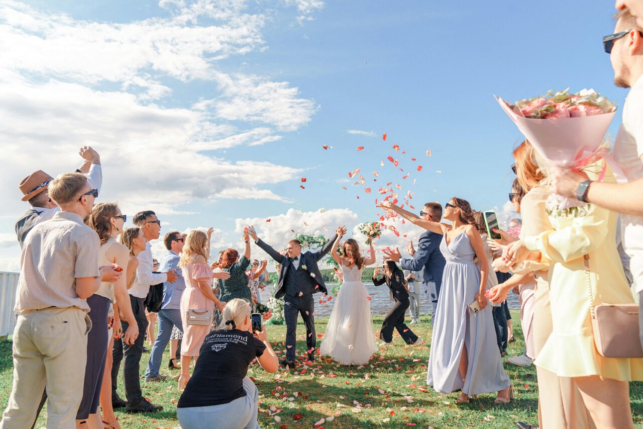 cette start up de Paris vous invite à des mariages d'inconnus