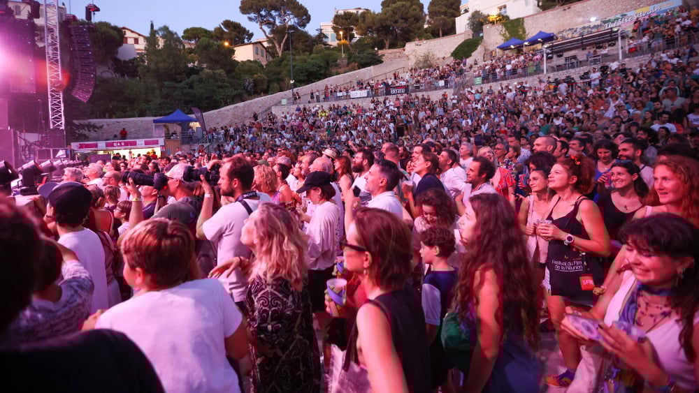 Une dernière soirée pleine de remous au festival Au large à Marseille