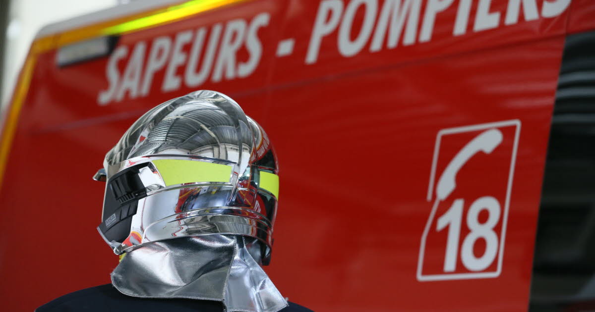 une voiture sur le flanc, deux blessés