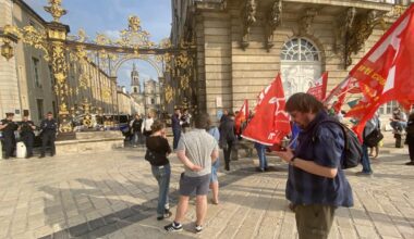 Nancy. Petite manifestation communiste place Stanislas contre une grosse agression à Alès