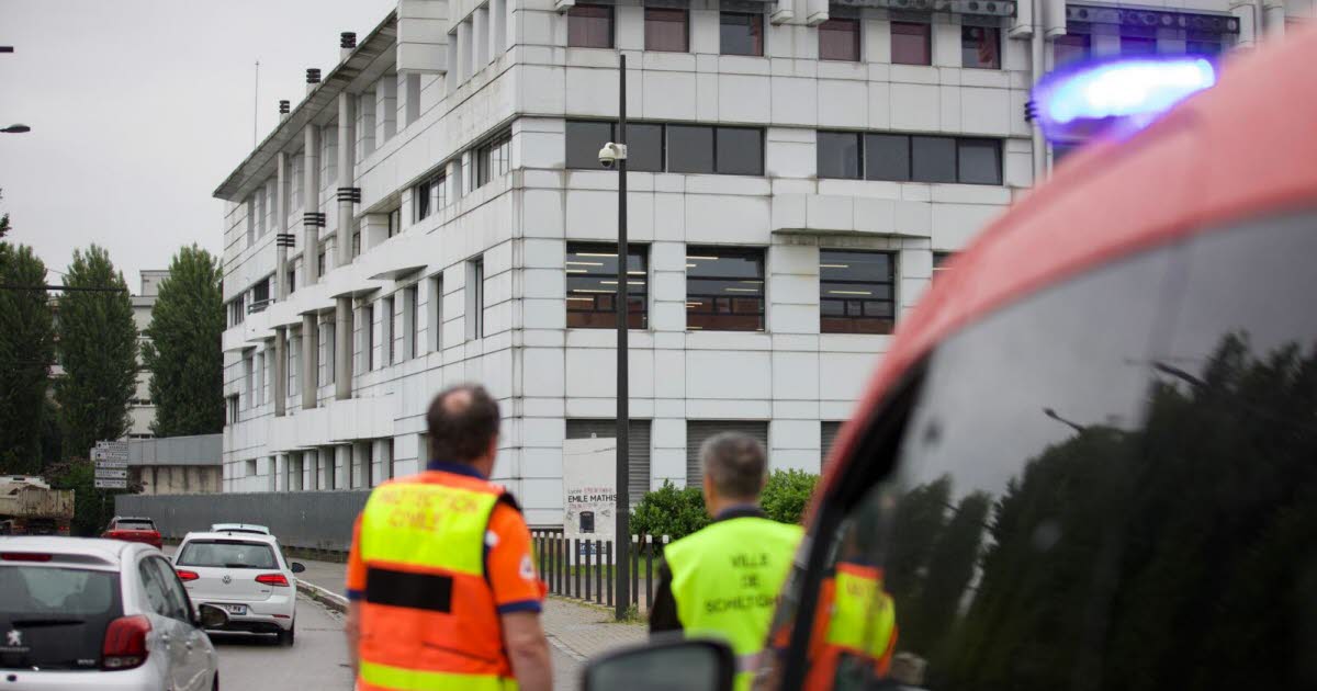 un transformateur de panneaux photovoltaïques prend feu, 800 élèves évacués