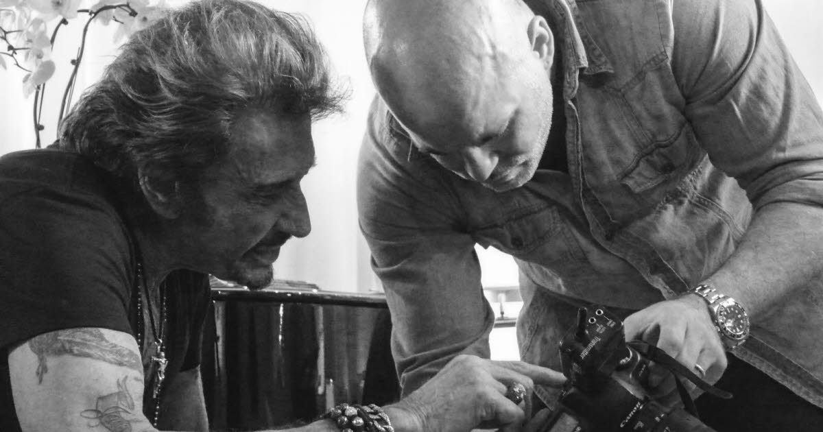 Loire. Le dernier photographe de Johnny Hallyday dédicacera ses livres à Firminy : « C'était un homme pudique »
