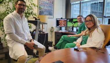 Santé. Des chirurgiens de Nancy premiers au monde à utiliser un robot pour opérer la colonne