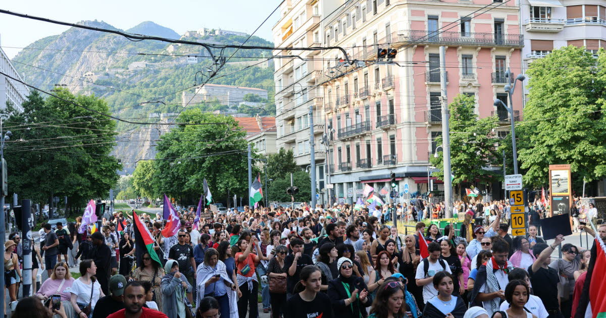 plus de 1000 manifestants à Grenoble