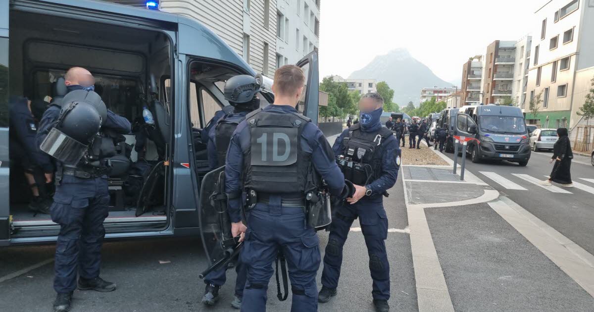 douze mois de prison dont quatre avec sursis