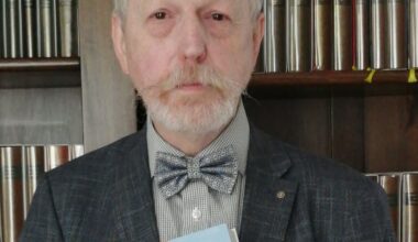 Saint-Étienne. Il raconte l’épopée de la rubanerie stéphanoise dans un livre qu’il dédicace