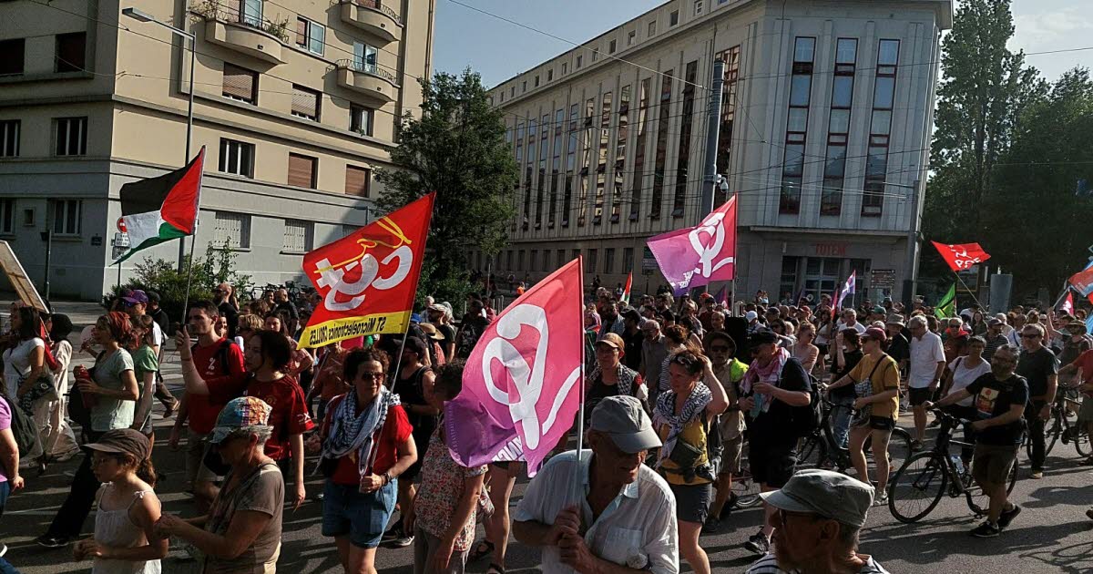 environ 1 000 personnes défilent à Grenoble