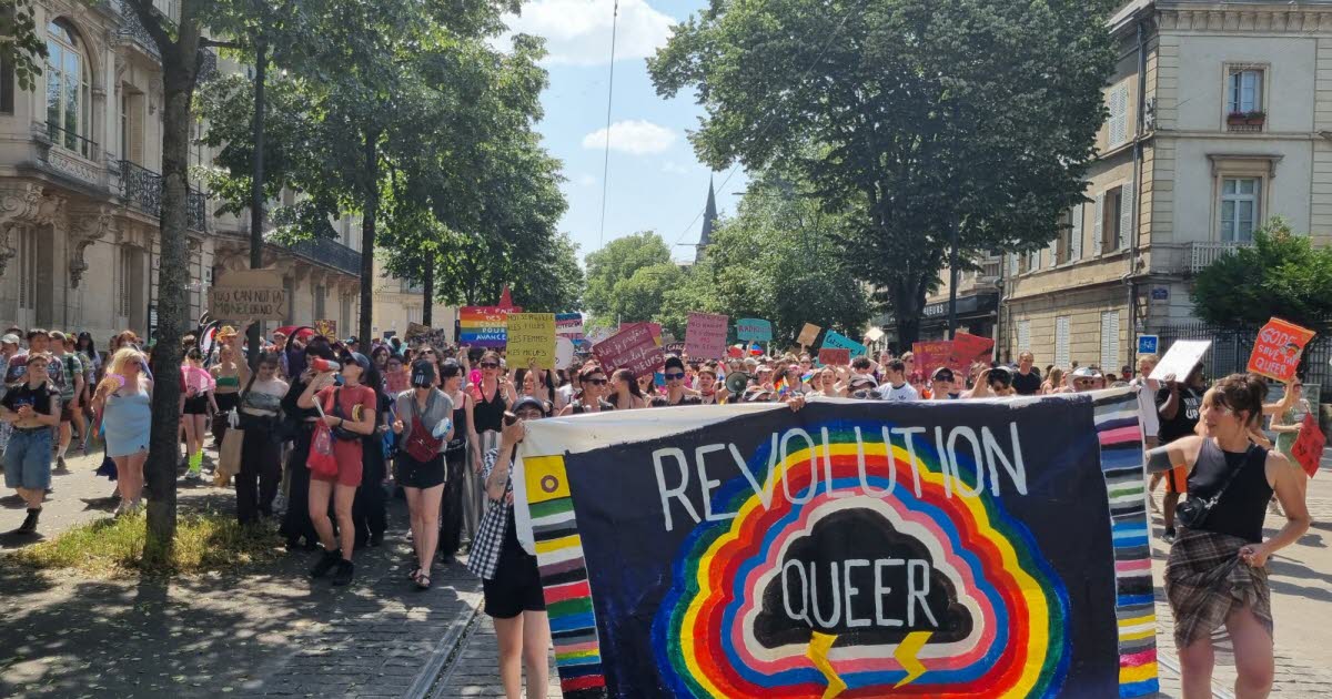 un arc-en-ciel de 1 500 personnes sans nuage malgré un parcours restreint