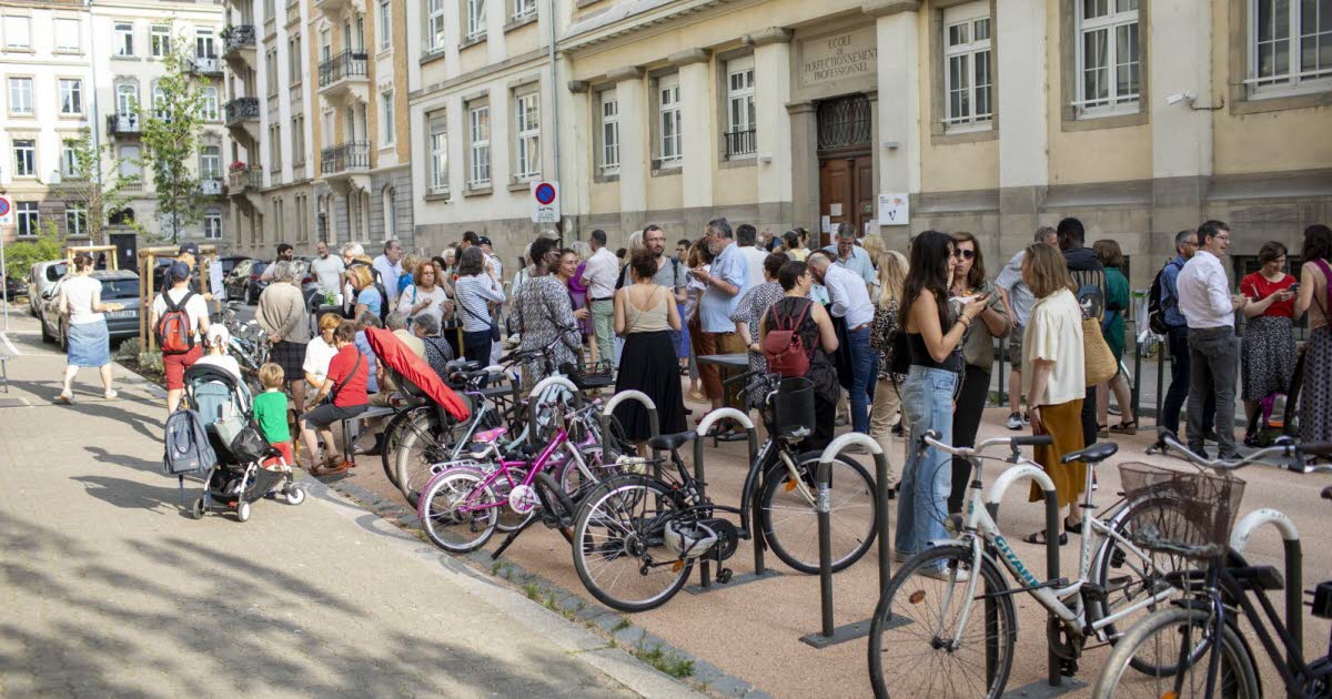 Strasbourg. Dans une rue Baldung-Grien apaisée...ou presque, un apéro pour marquer la fin des travaux