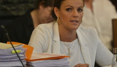 Saint-Chamond. Le maire et deux élus vont déposer cinq plaintes contre l’opposante d’extrême droite Isabelle Surply