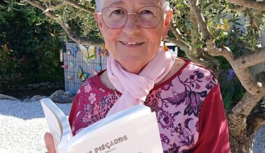 Oyonnax. Joëlle Courtin dédicace son livre sur les piéçards