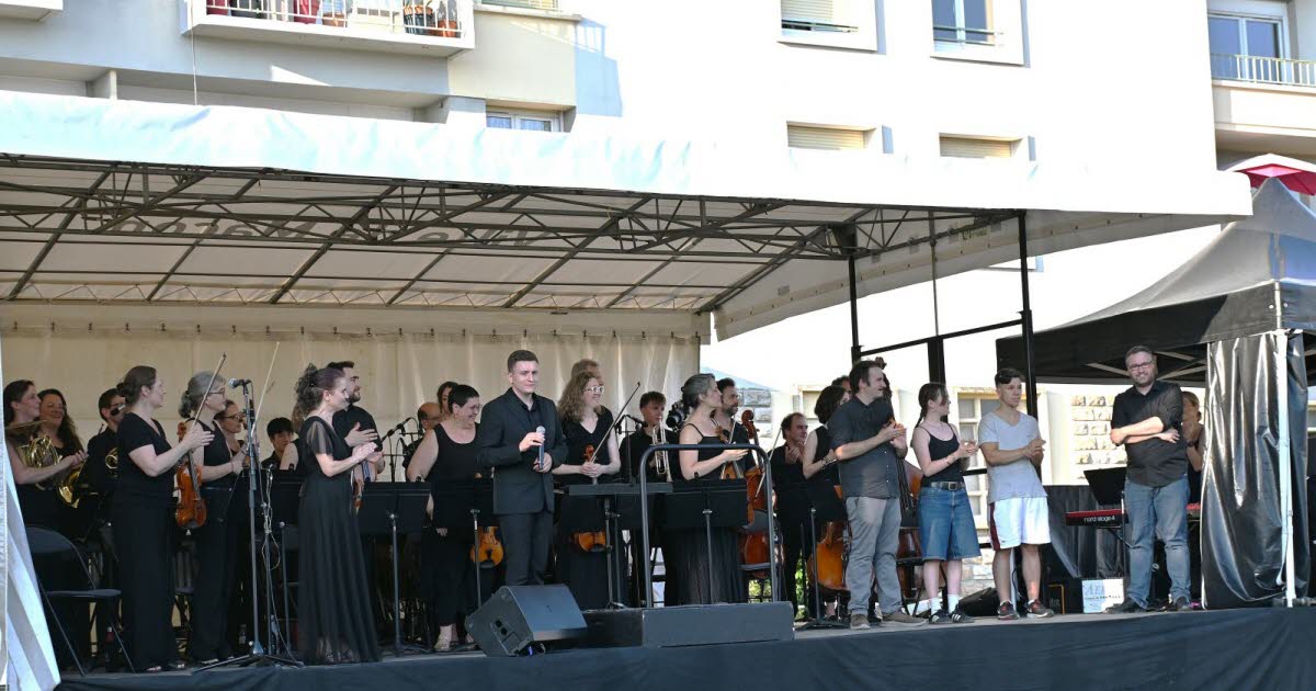 la Symphonie des 66 balcons a résonné à Bioux pour les 70 ans du Grand collectif