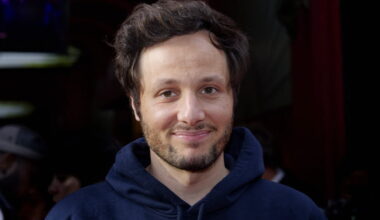 People. Le chanteur Vianney met sa carrière en pause... pour construire une cabane