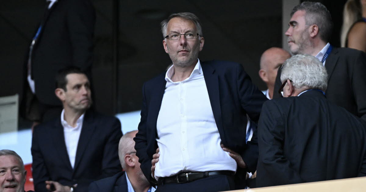 l’OL en Ligue 2, les politiques locaux critiques mais aux côtés du club
