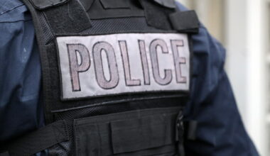 des policiers soupçonnés d'avoir renseigné des dealers