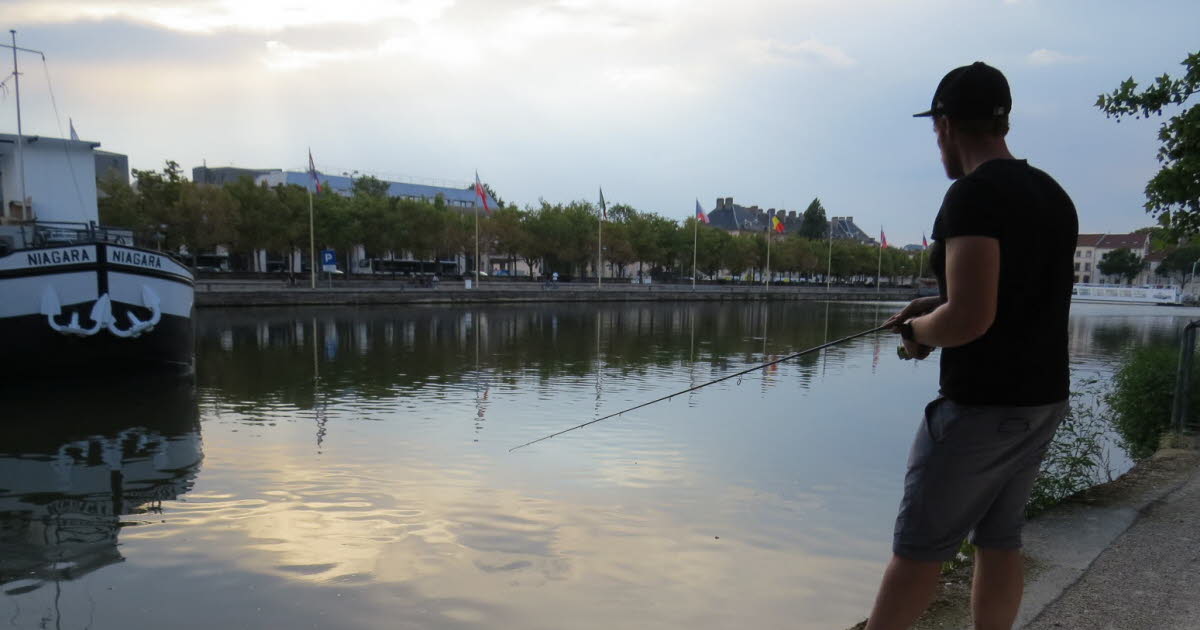 Initiation à la pêche au leurre en « street fishing » au port Saint-Georges