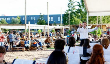 Concert classique en plein air En survolant les années folles