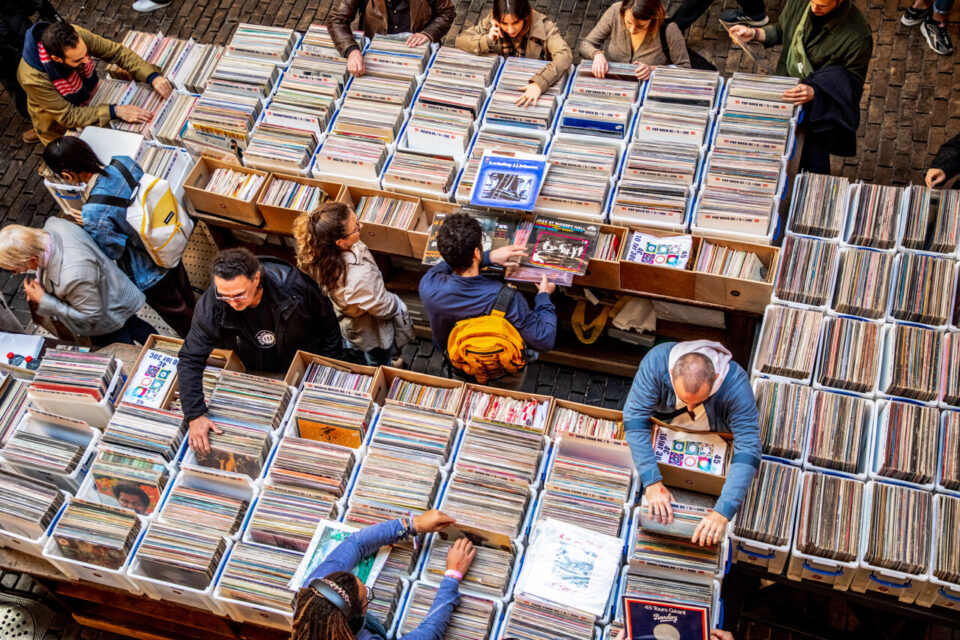 photo illustre paris vinyl sale 960x640
